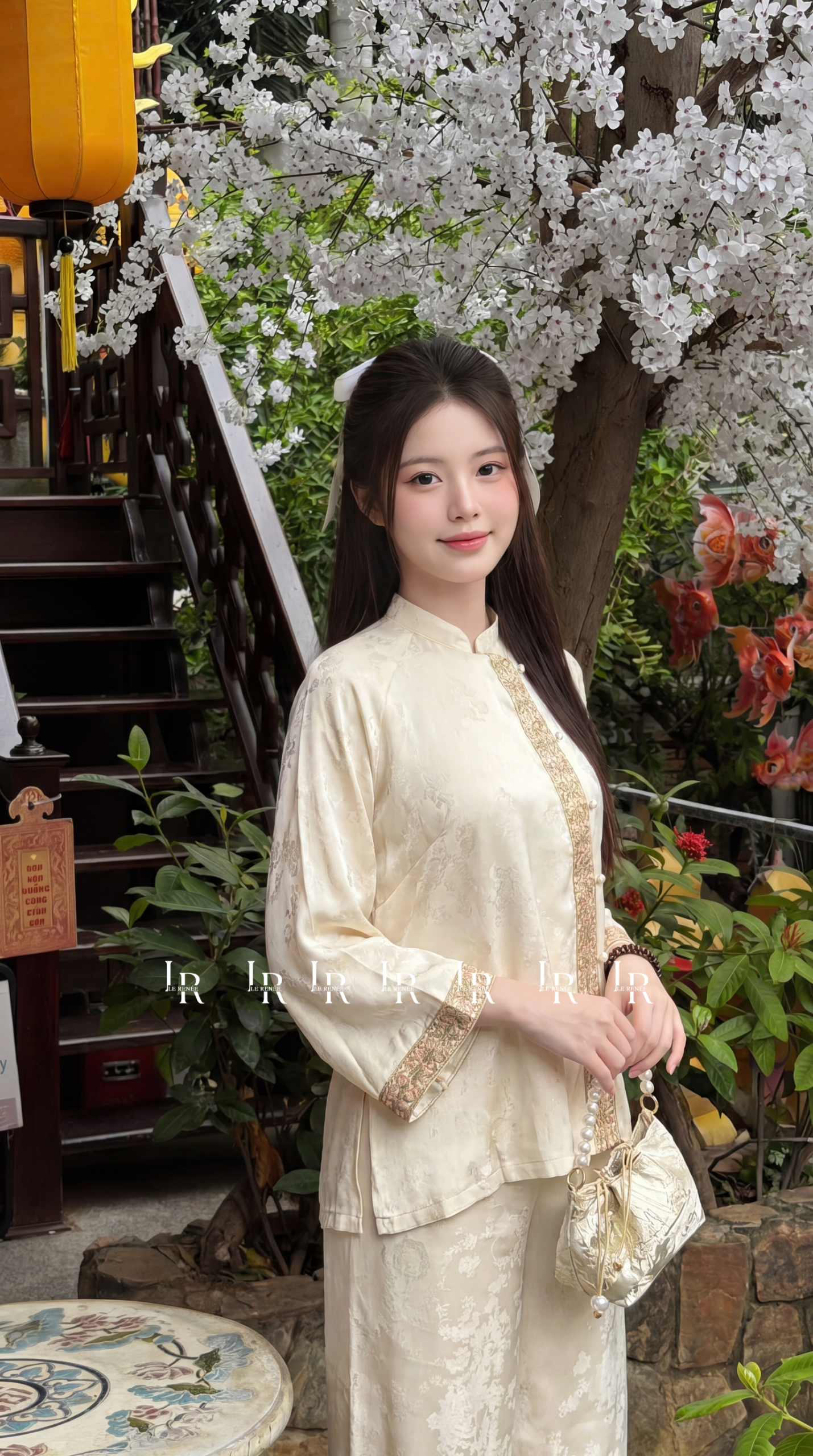 Pháp Phục Nhật Nguyệt Bạch Kim